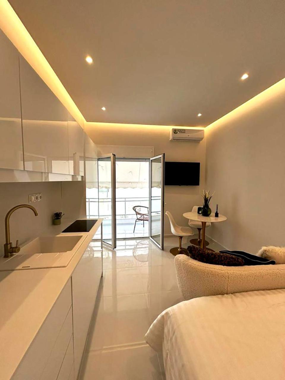 Boutique3436 Luxury Apartment เอเธนส์ ภายนอก รูปภาพ