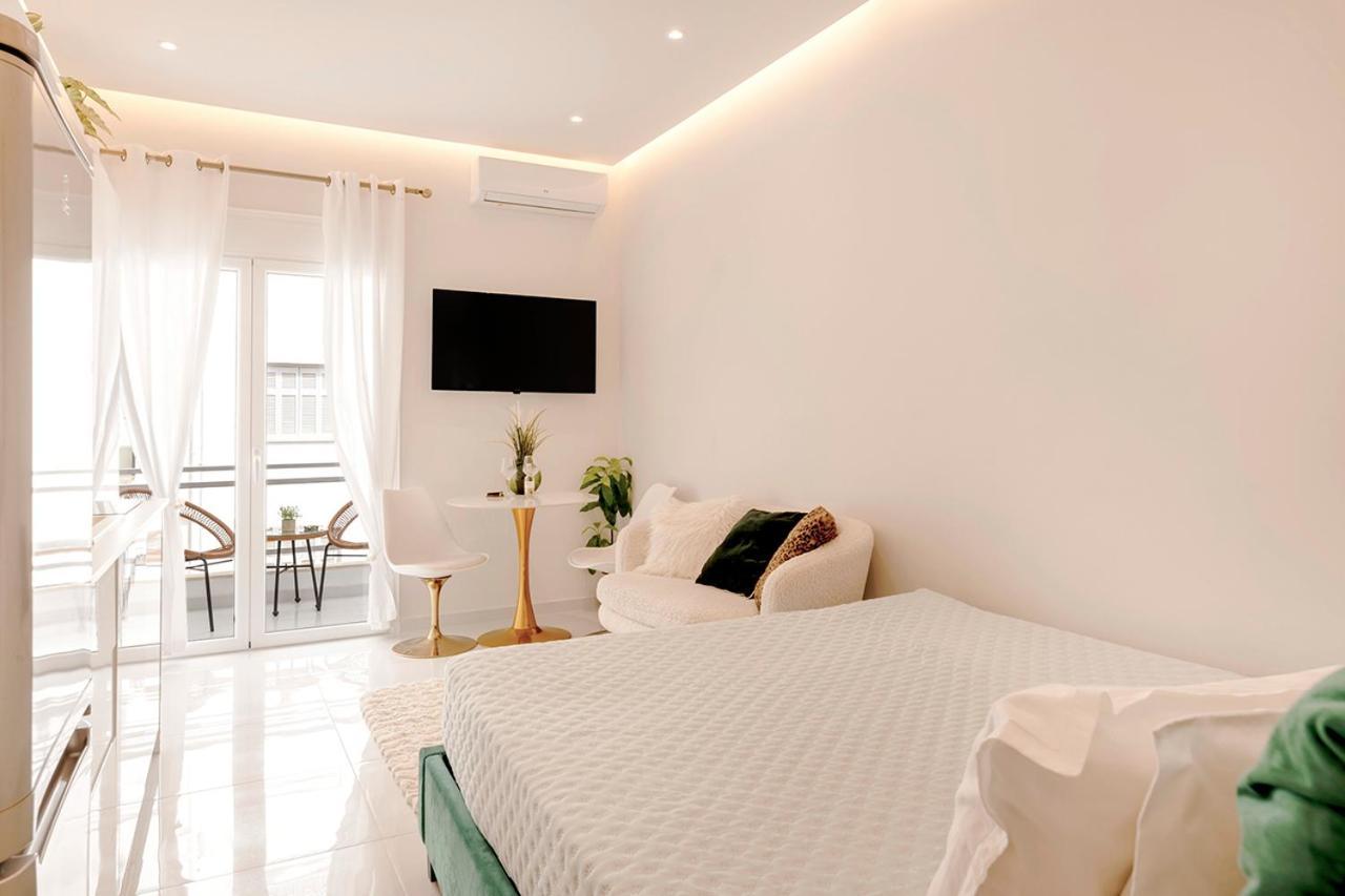 Boutique3436 Luxury Apartment เอเธนส์ ภายนอก รูปภาพ