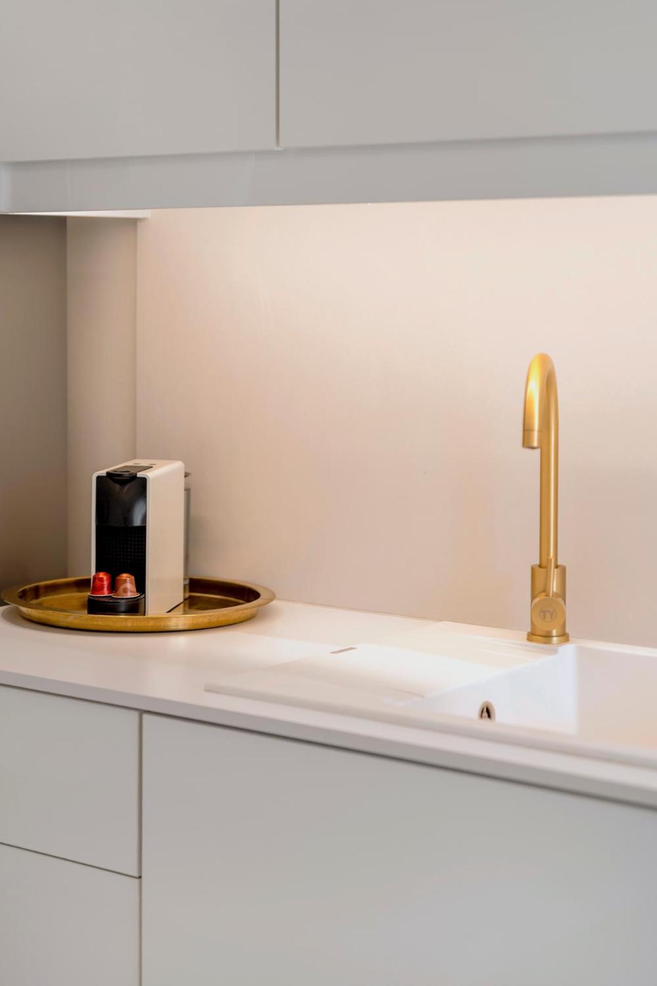 Boutique3436 Luxury Apartment เอเธนส์ ภายนอก รูปภาพ